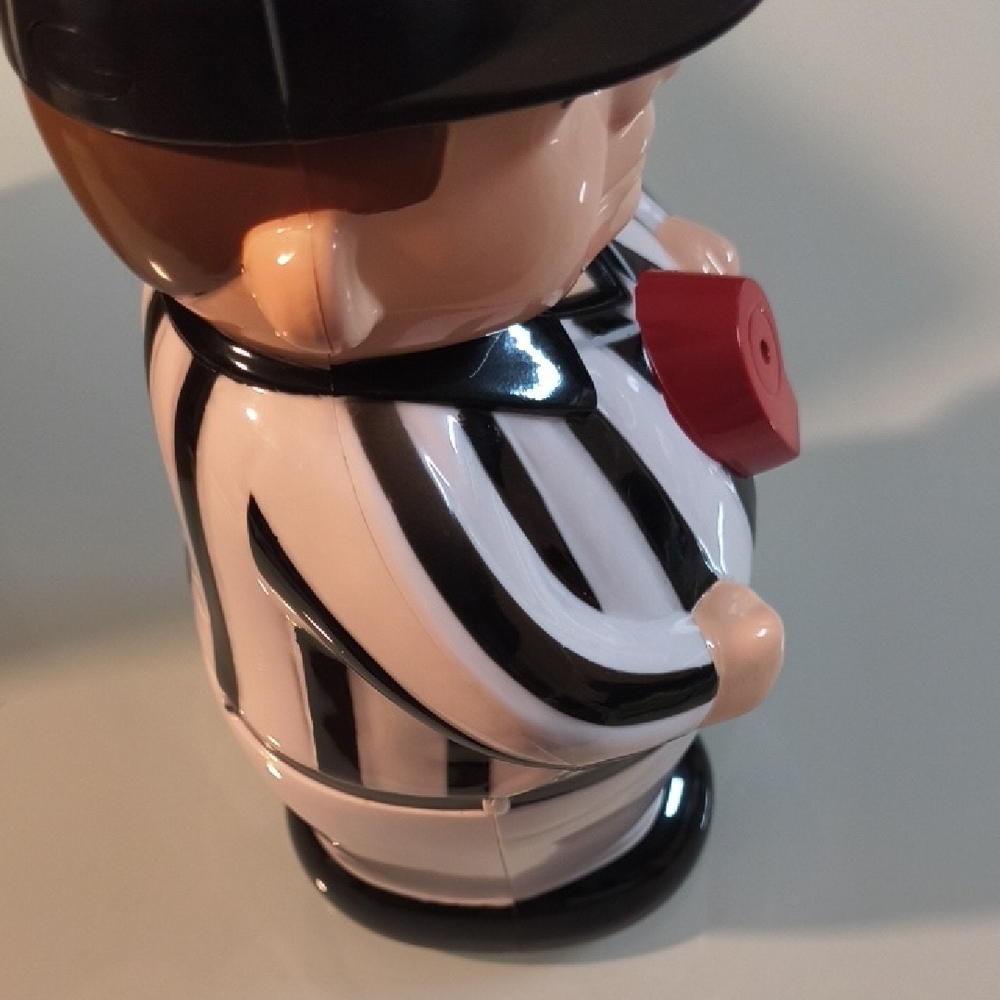 Talking Referee - Picture 5 of 6